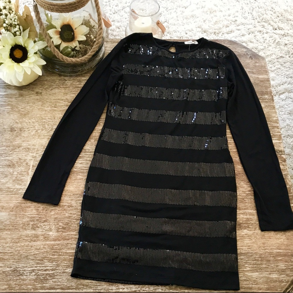 BEAUTIFUL BLACK SEQUIN STRIPED SOPRANO DRESS ✨ - Picture 9 of 9
